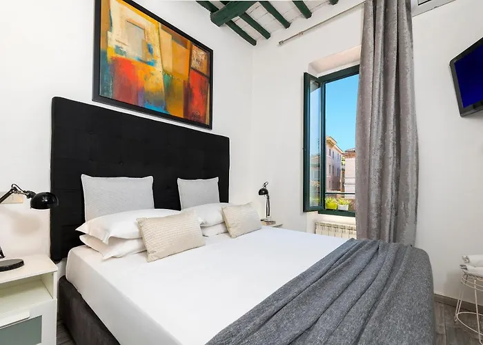 Unique View Over St. Peter's Dome!