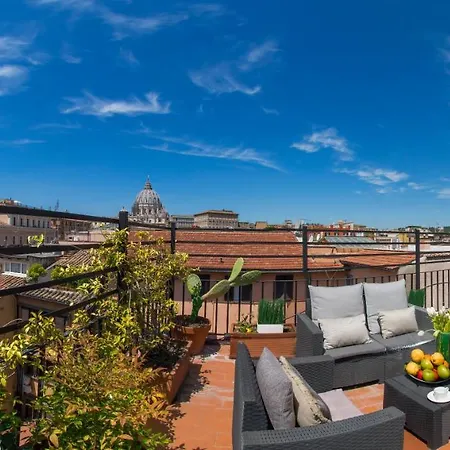 Unique View Over St. Peter's Dome!