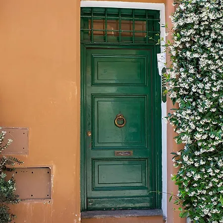 Unique View Over St. Peter's Dome! דירה
